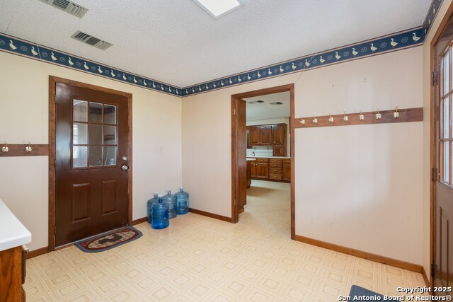 Image 31 of 43 For 1221 Pieper Rd
