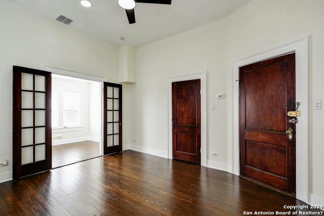 Image 11 of 18 For 423 Woodlawn Ave W 2