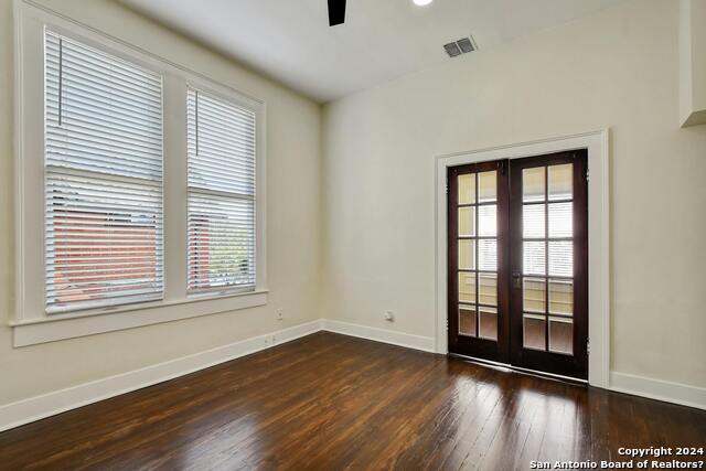 Image 13 of 18 For 423 Woodlawn Ave W 2