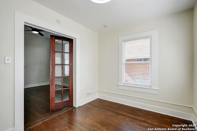 Image 14 of 18 For 423 Woodlawn Ave W 2