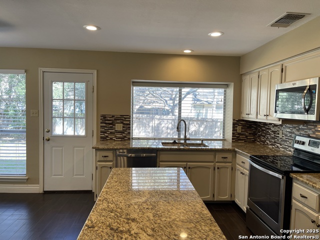 Image 12 of 48 For 13731 Oak Pebble