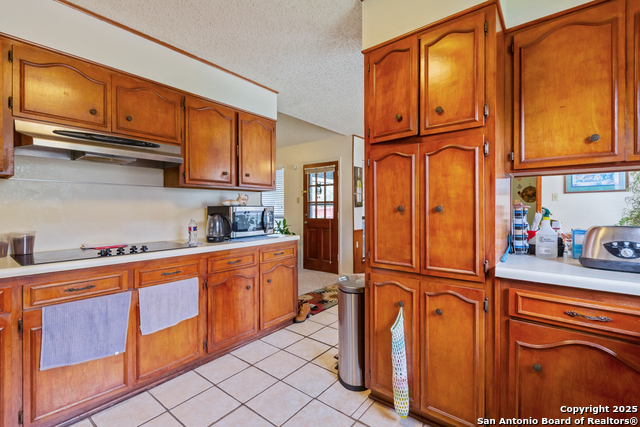 Image 10 of 34 For 8902 Hetherington