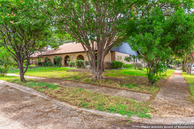 Image 2 of 34 For 8902 Hetherington