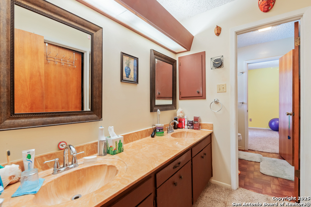 Image 20 of 34 For 8902 Hetherington