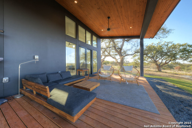 Image 28 of 45 For 417 Southwick Ranch