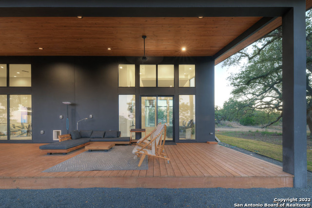 Image 32 of 45 For 417 Southwick Ranch