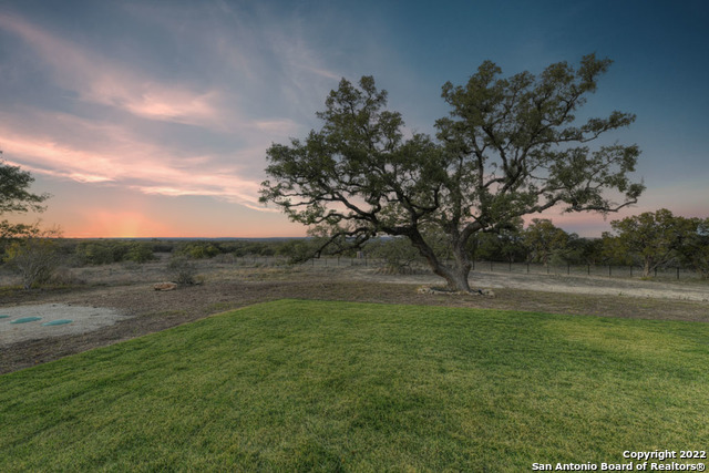 Image 33 of 45 For 417 Southwick Ranch