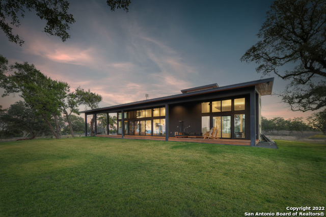 Image 34 of 45 For 417 Southwick Ranch