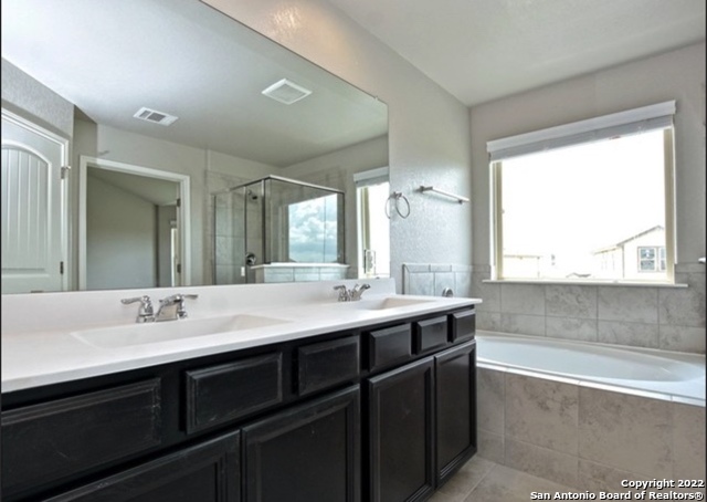 Image 10 of 11 For 13214 Bucktree Dr