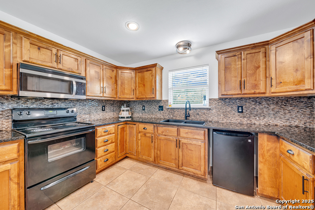 Image 11 of 28 For 505 Olive St