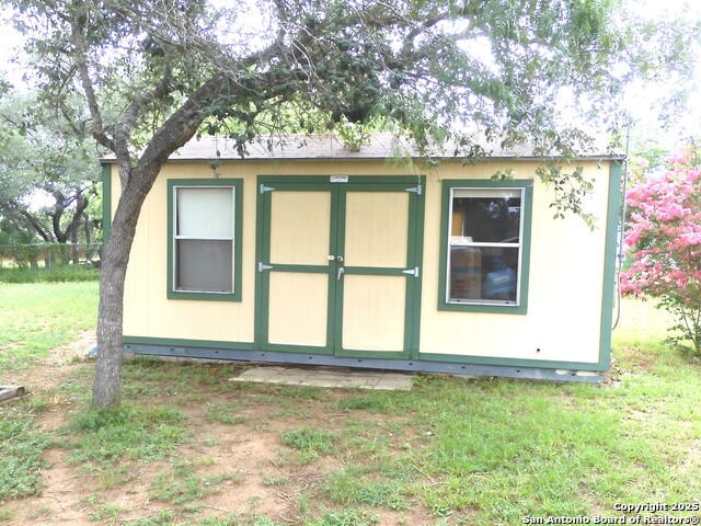 Image 14 of 43 For 22519 Savannah Heights