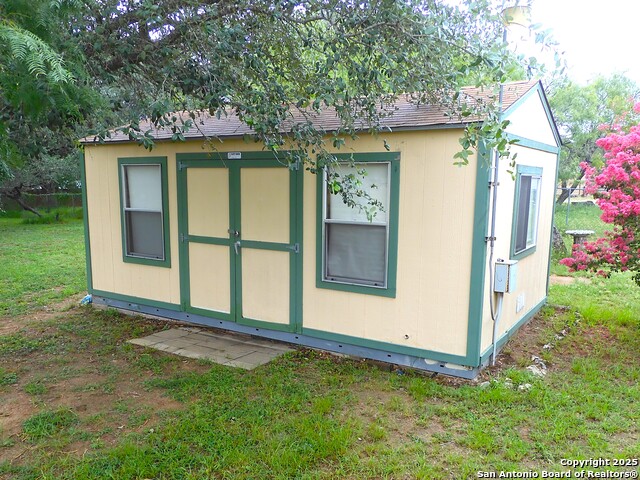 Image 18 of 43 For 22519 Savannah Heights