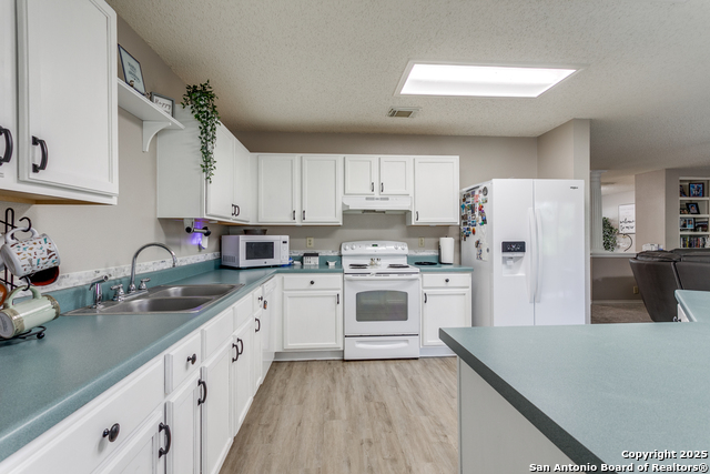 Image 6 of 25 For 8527 Park Olympia