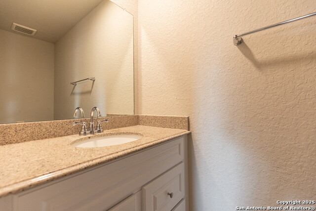 Listing photo id 12 for 10322 Relic Oaks