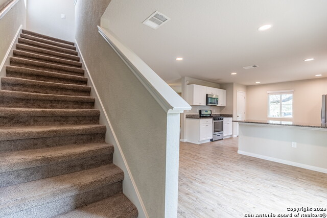 Listing photo id 13 for 10322 Relic Oaks