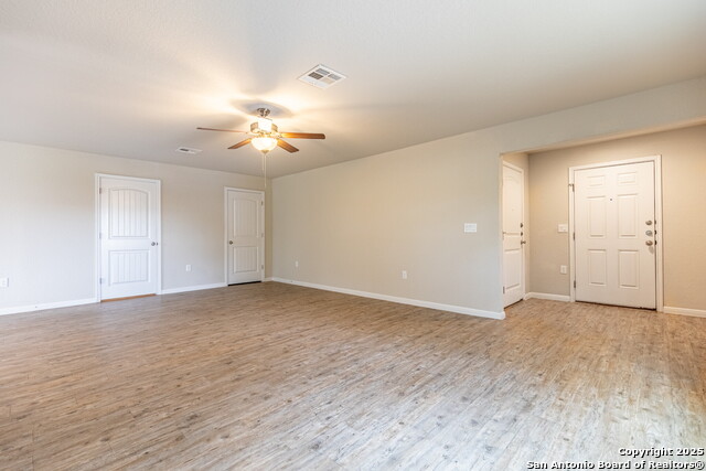 Listing photo id 2 for 10322 Relic Oaks