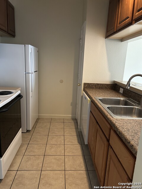 Image 4 of 10 For 506 Dukeway Dr.  2