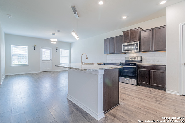 Image 7 of 47 For 13515 Boothe