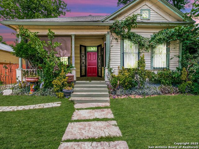 Listing photo id 0 for 911 Camden St
