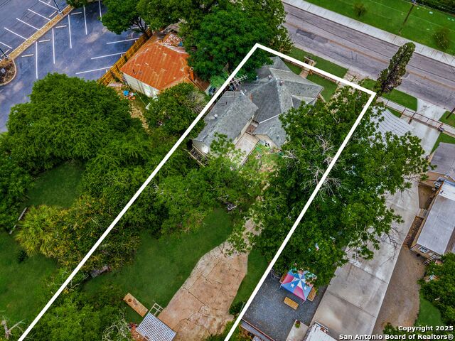 Listing photo id 6 for 911 Camden St
