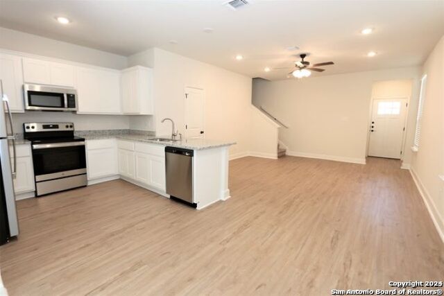 Image 4 of 17 For 10310 Lynwood Br  101