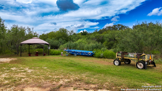 Image 14 of 15 For 15725 Interstate 35