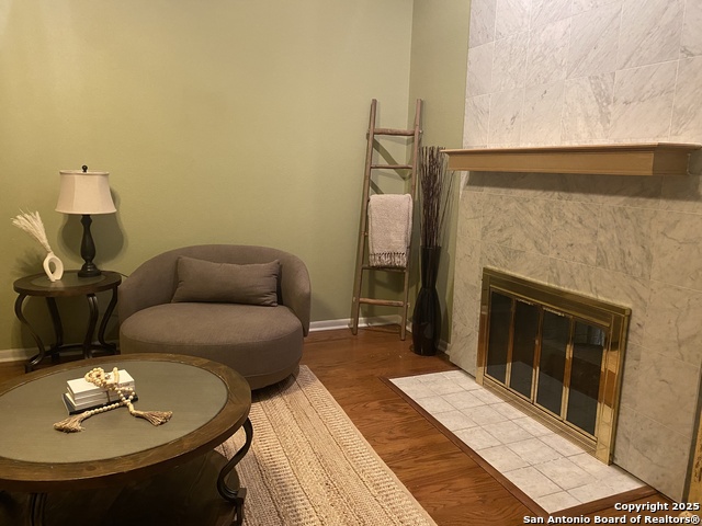 Image 10 of 30 For 4534 Black Oak Woods