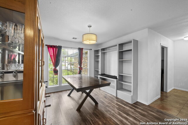 Image 10 of 31 For 4307 Lakebend West