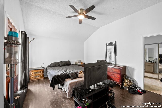 Image 15 of 31 For 4307 Lakebend West