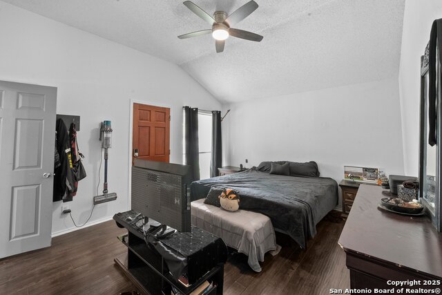 Image 16 of 31 For 4307 Lakebend West