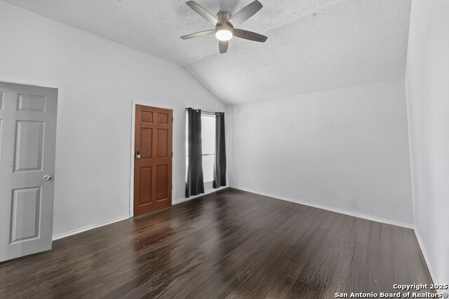 Image 17 of 31 For 4307 Lakebend West