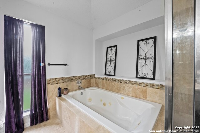 Image 19 of 31 For 4307 Lakebend West