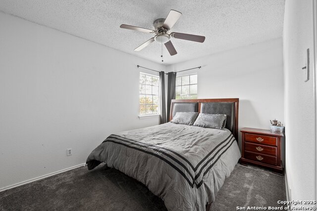 Image 20 of 31 For 4307 Lakebend West