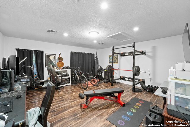 Image 24 of 31 For 4307 Lakebend West