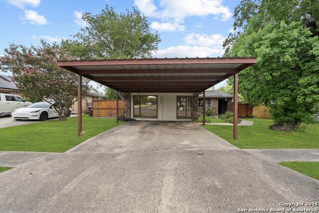 Image 27 of 31 For 4307 Lakebend West