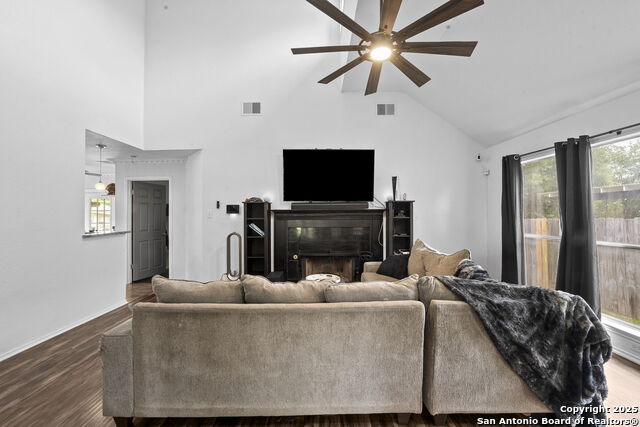 Image 6 of 31 For 4307 Lakebend West