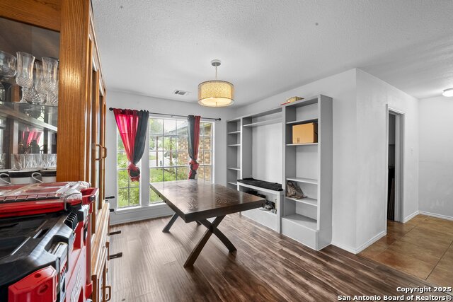 Image 8 of 31 For 4307 Lakebend West