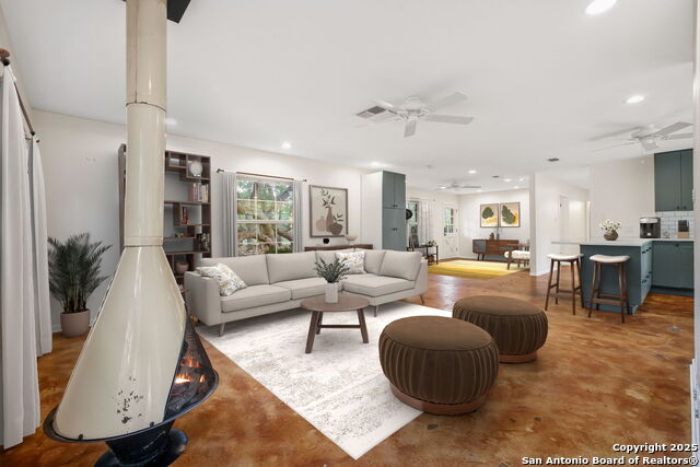 Listing photo id 17 for 205 El Cerrito