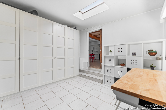 Listing photo id 15 for 808 Eventide