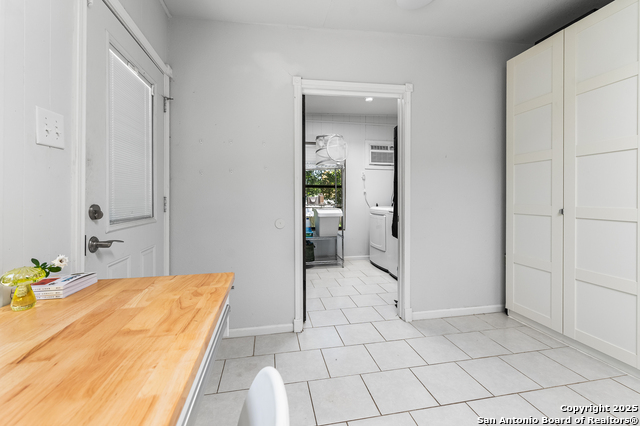 Listing photo id 16 for 808 Eventide