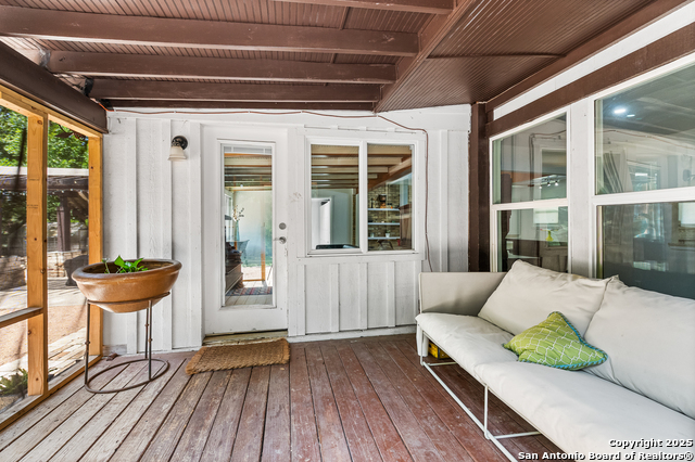 Listing photo id 17 for 808 Eventide