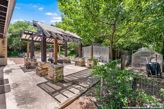 Listing photo id 20 for 808 Eventide