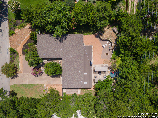 Listing photo id 23 for 808 Eventide