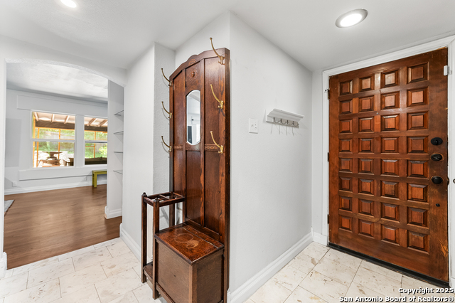 Listing photo id 2 for 808 Eventide