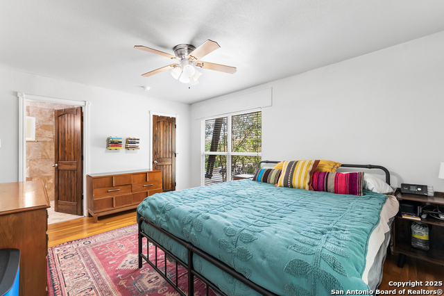 Listing photo id 4 for 808 Eventide