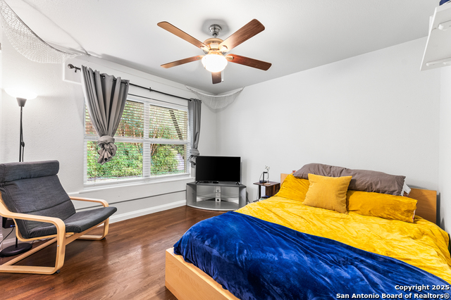 Listing photo id 7 for 808 Eventide