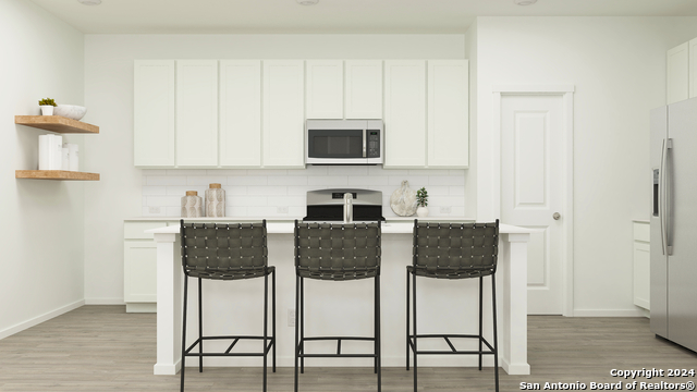 Listing photo id 7 for 1833 Jaelyn Emery Way