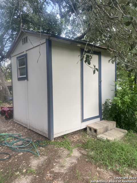 Image 23 of 51 For 285 Rhonda