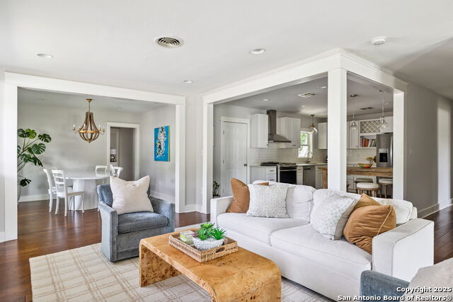 Image 11 of 39 For 403 Larkwood