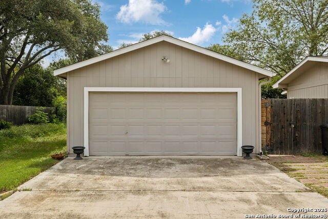Image 36 of 39 For 403 Larkwood